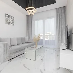 Elegant With Balcony & Parking By Renters Apartament Warszawa